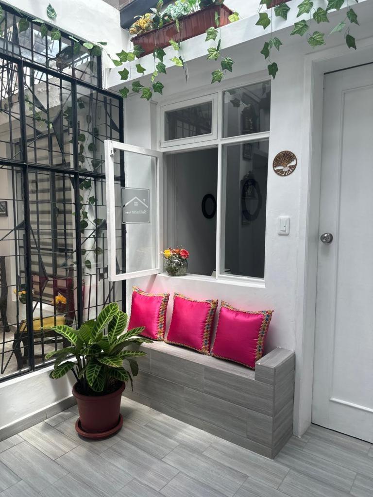 Casa Balthazar Hostel Quito Luaran gambar